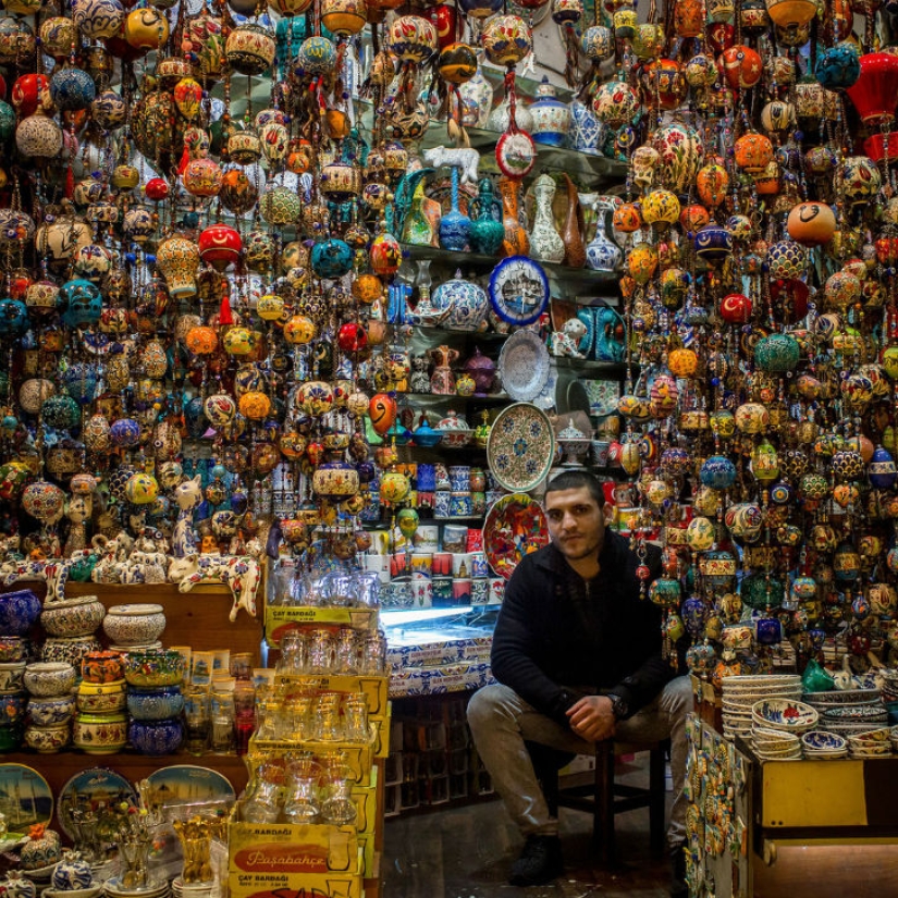 Que comercia en el bazar más antiguo y más grande del mundo