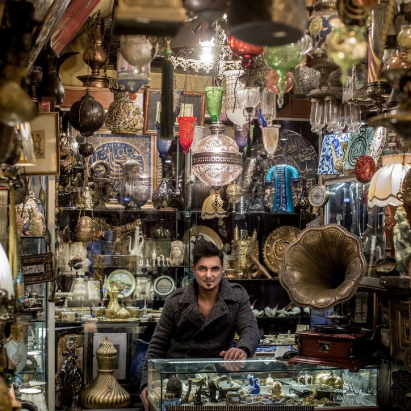 Que comercia en el bazar más antiguo y más grande del mundo