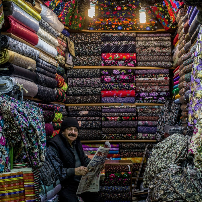 Que comercia en el bazar más antiguo y más grande del mundo