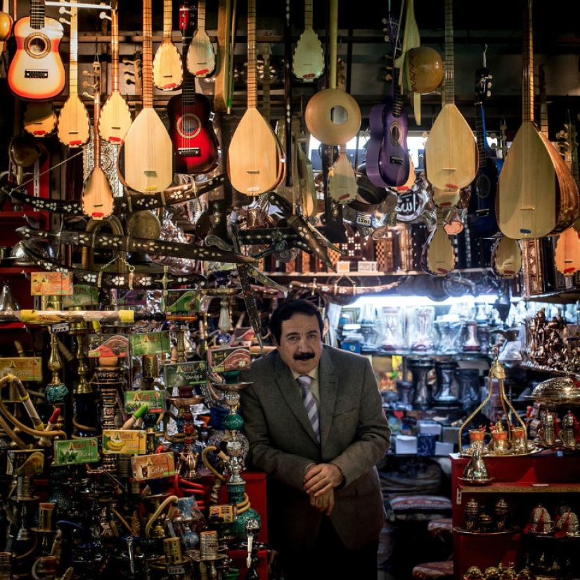 Que comercia en el bazar más antiguo y más grande del mundo