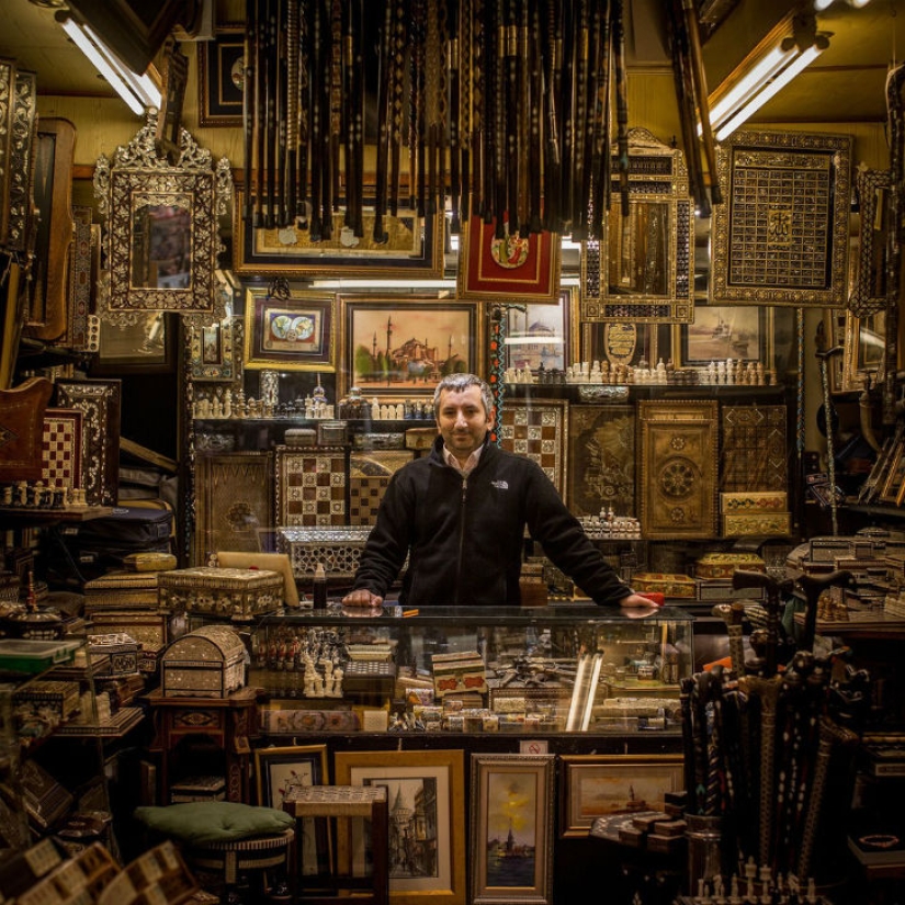 Que comercia en el bazar más antiguo y más grande del mundo