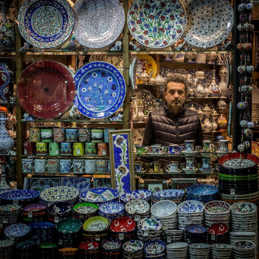 Que comercia en el bazar más antiguo y más grande del mundo