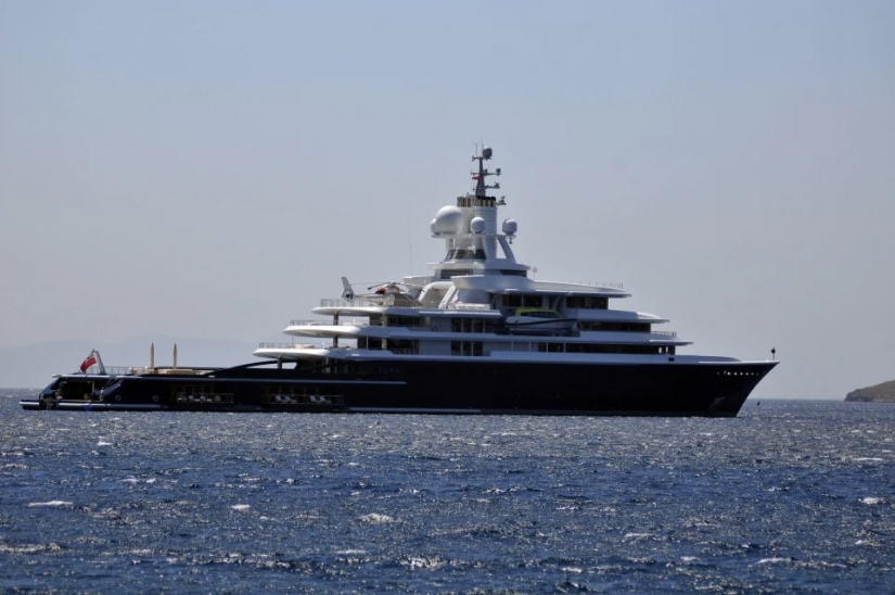 Record-breaking lawsuit: ex-wife of billionaire Akhmedov wins court case against son