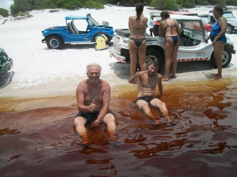 Refresh yourself! Unusual Coca-Cola lake in Brazil attracts tourists from all over the world Refresh yourself! Unusual Coca-Cola lake in Brazil attracts tourists from all over the world