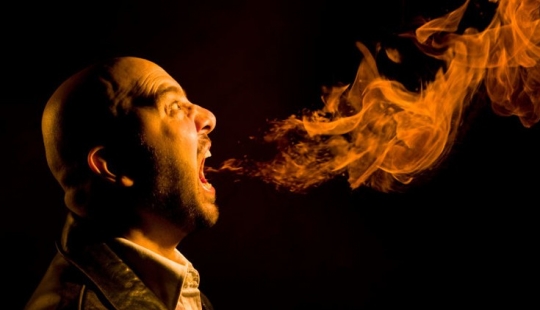 Residente de londres temporalmente perdió la audición en un oído debido a demasiado fuerte de fideos