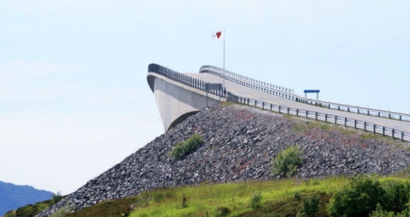 Ronda, sin terminar y sin fin - 10 puentes más inusuales en el mundo