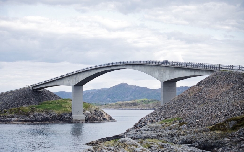 Ronda, sin terminar y sin fin - 10 puentes más inusuales en el mundo