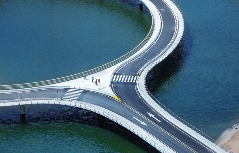 Ronda, sin terminar y sin fin - 10 puentes más inusuales en el mundo