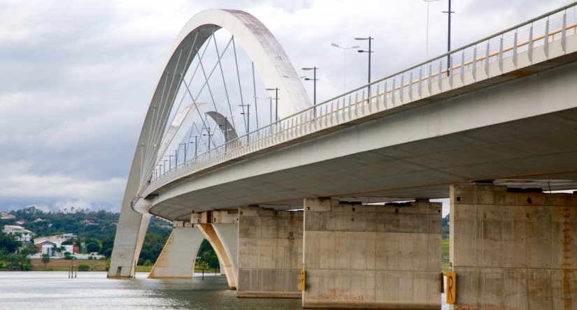 Round, unfinished and endless-10 most unusual bridges in the world