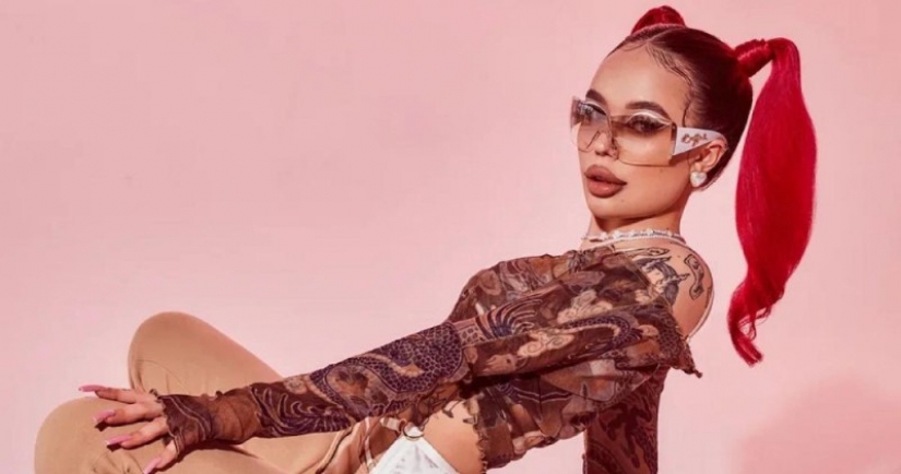 Scandalous blogger Instasamka showed her photos before plastic surgery
