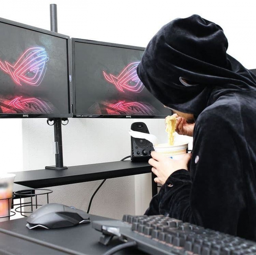 Se parece a la cama perfecta para los verdaderos jugadores de la compañía Japonesa Se parece a la cama perfecta para los verdaderos jugadores de la compañía Japonesa