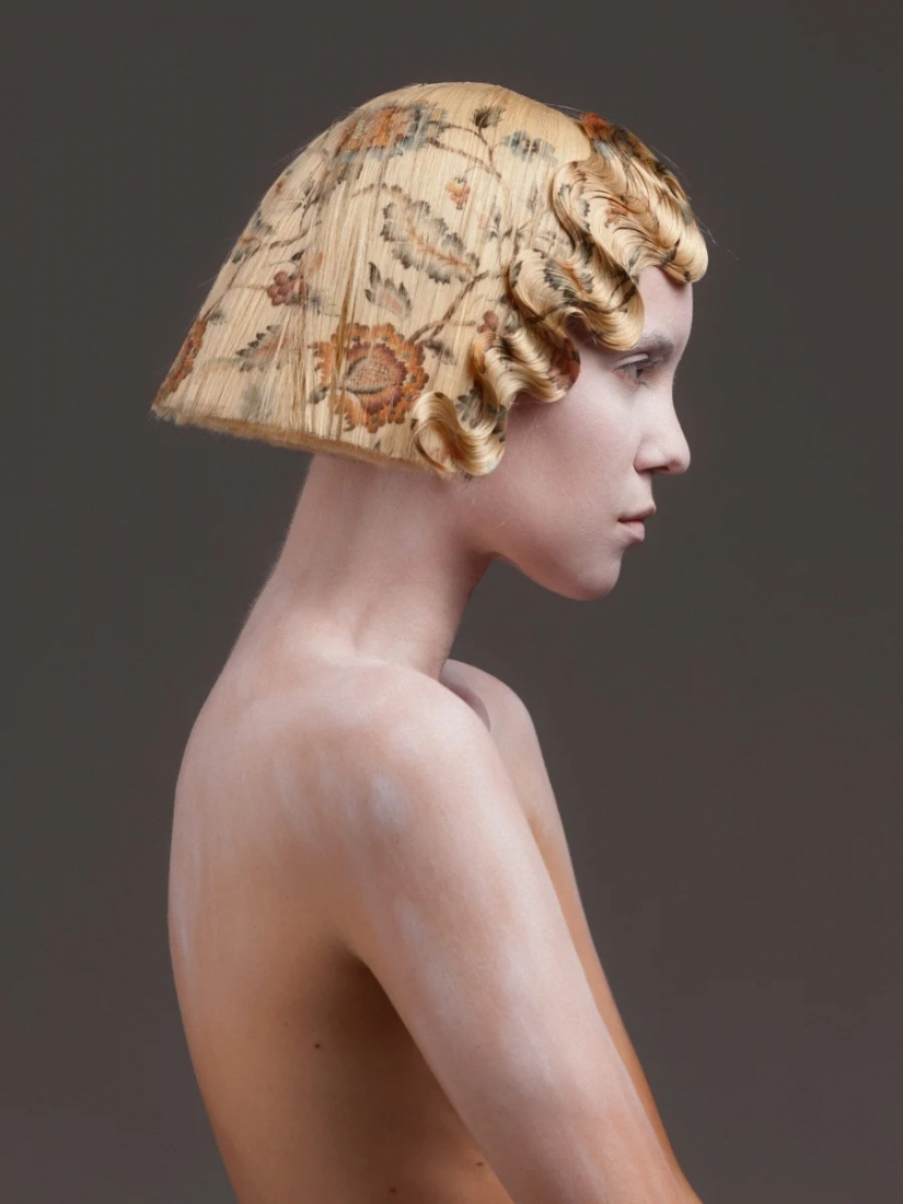 Se parece a la impresión digital, estilista del pelo peinados decoración Barroca con patrones Se parece a la impresión digital, estilista del pelo peinados decoración Barroca con patrones