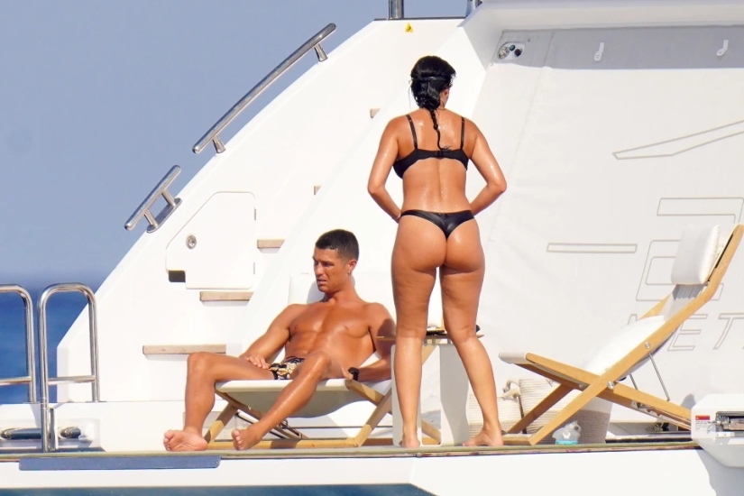 Sea goddess: Georgina Rodriguez showed a magnificent figure on vacation with Cristiano Ronaldo