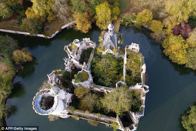 Seis mil usuarios de la plataforma de crowdfunding contribuyeron y compraron un castillo medieval Seis mil usuarios de la plataforma de crowdfunding contribuyeron y compraron un castillo medieval