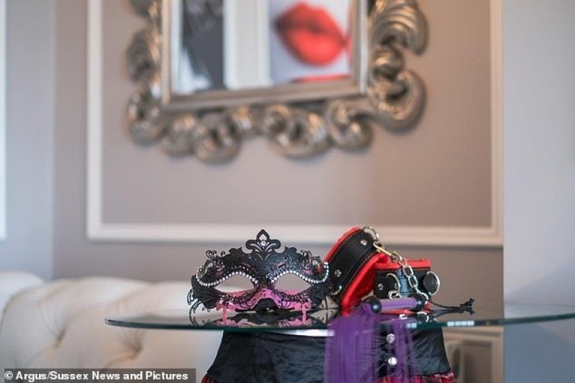 Sex sleepover: apartments in the style of "50 shades of grey" are available for rent on the Airbnb website Sex sleepover: apartments in the style of "50 shades of grey" are available for rent on the Airbnb website