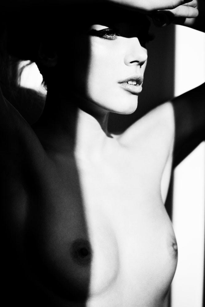 Sexy and dynamic works by Simon Brodziak