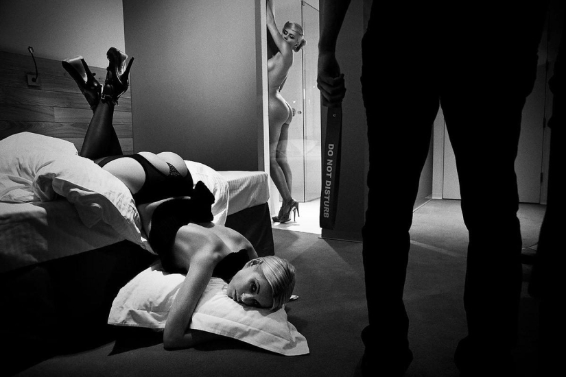 Sexy and dynamic works by Simon Brodziak