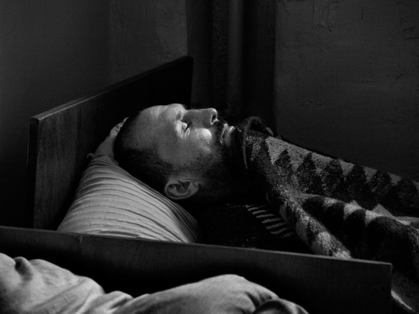 Shocking works of a Ukrainian photographer who lived in a psychiatric hospital