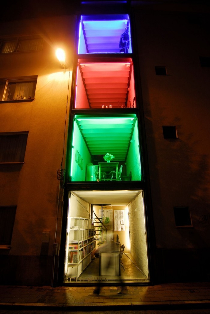 Siete pequeñas casas, cada metro de las cuales es perfecto Siete pequeñas casas, cada metro de las cuales es perfecto