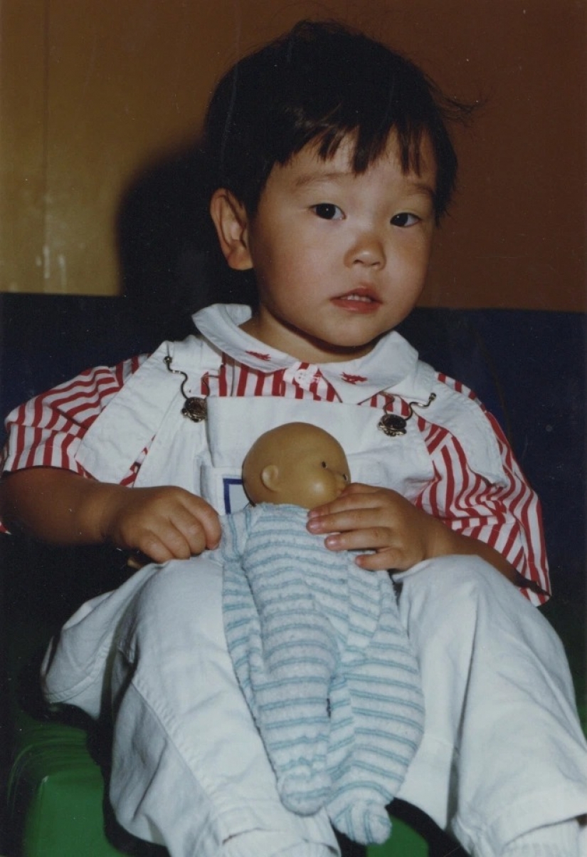 Sister from YouTube: a girl found out that she has a twin because of a video on the network Sister from YouTube: a girl found out that she has a twin because of a video on the network