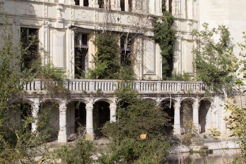 Six thousand users of the crowdfunding platform chipped in and bought a medieval castle