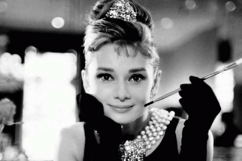 Smoked 3 packs of cigarettes and weighed 39 kg: what else don't we know about Audrey Hepburn Smoked 3 packs of cigarettes and weighed 39 kg: what else don't we know about Audrey Hepburn