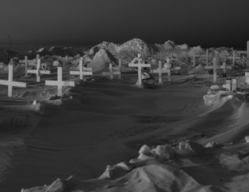 Snow-covered landscapes and the polar night: how life works in the northernmost city of Alaska