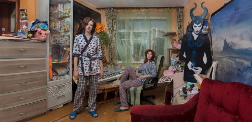 Sobre la vida de los reclusos modernos de Hickey: proyecto fotográfico "Viaje al borde de la habitación" de Natalia Ershova Sobre la vida de los reclusos modernos de Hickey: proyecto fotográfico "Viaje al borde de la habitación" de Natalia Ershova