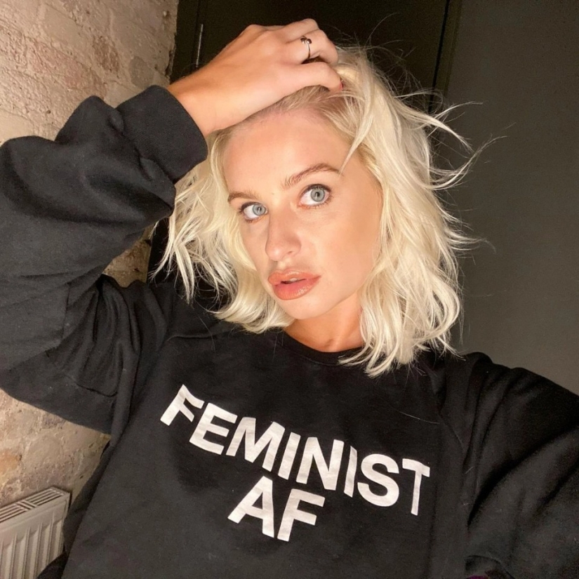 Sombras del pasado: durante muchos años, una mujer británica ha estado sufriendo la filtración de sus fotos desnudas a la Red Sombras del pasado: durante muchos años, una mujer británica ha estado sufriendo la filtración de sus fotos desnudas a la Red