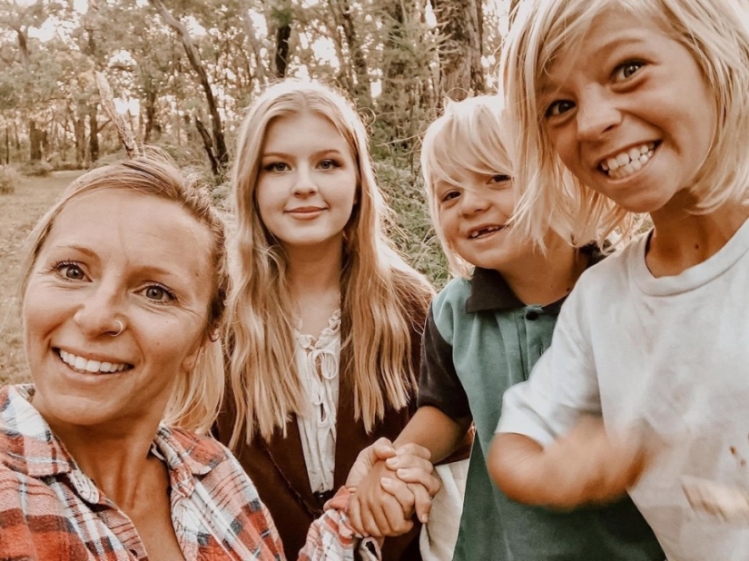 Spouses from Australia do not take their children to school, believing that natural education is much more useful