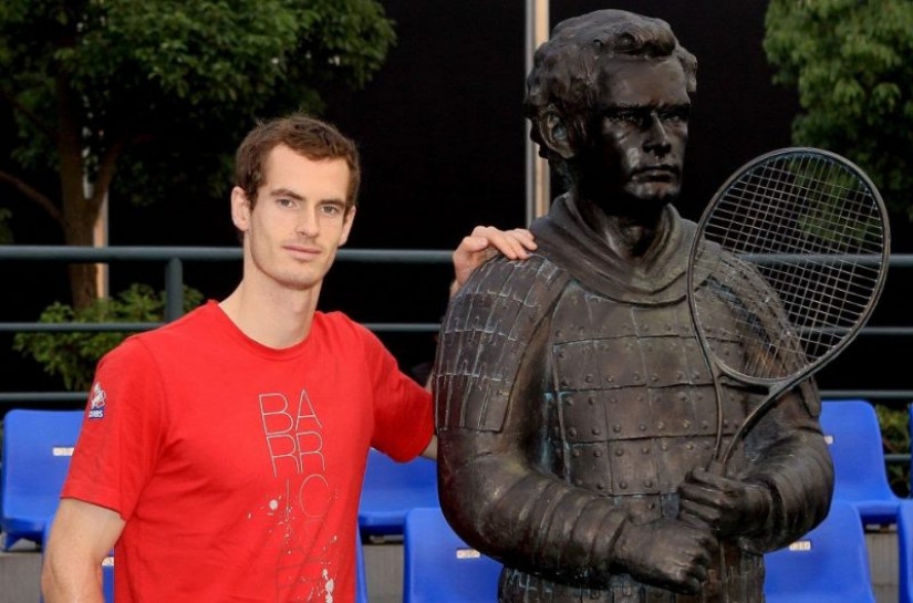 Stuff: 10 of the worst statues of celebrities from around the world Stuff: 10 of the worst statues of celebrities from around the world