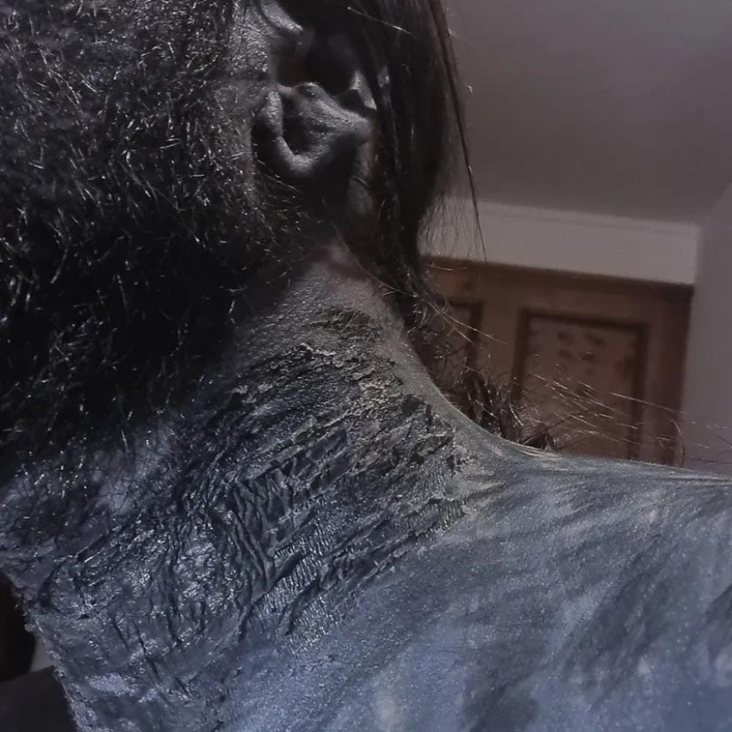 Swiss gets to know his body by covering it with a solid tattoo