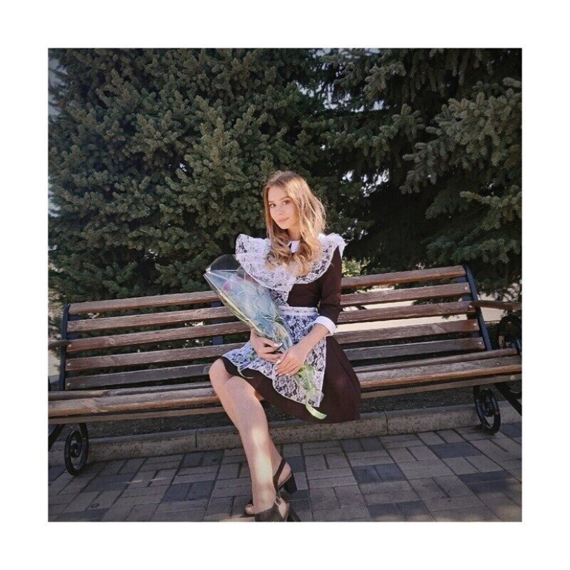 Tacones, lápiz labial, encaje y lazos: deslumbrantes alumnos de 11º grado de 2020