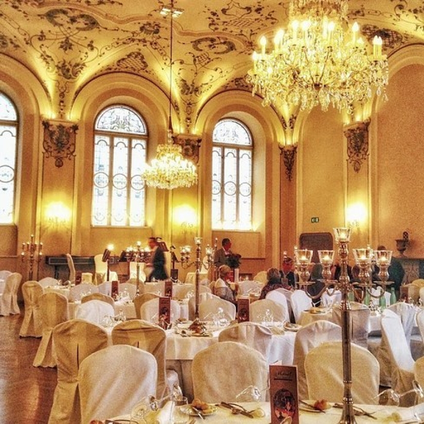 The 12 oldest restaurants in the world that are still operating The 12 oldest restaurants in the world that are still operating