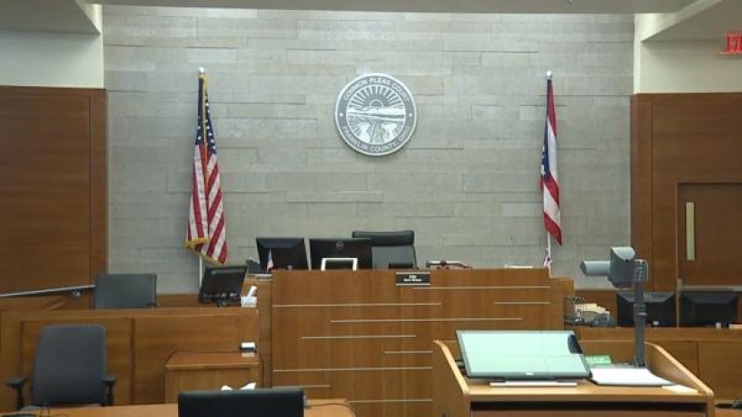 The American was injured because of his wife's slippers and sued her The American was injured because of his wife's slippers and sued her