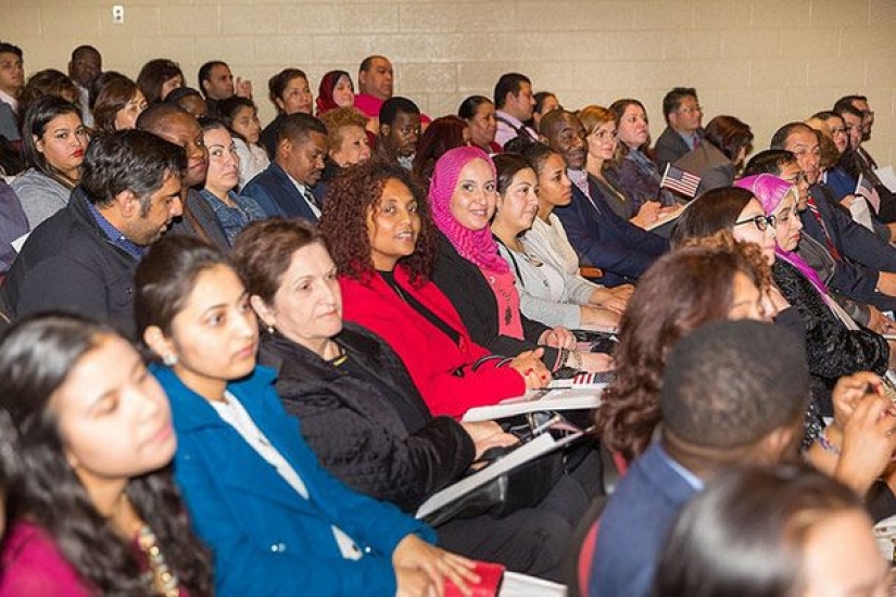 The Biggest Pros and Cons of Living in America