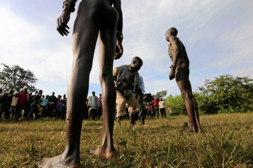 The circumcision ritual: how men become in Kenya