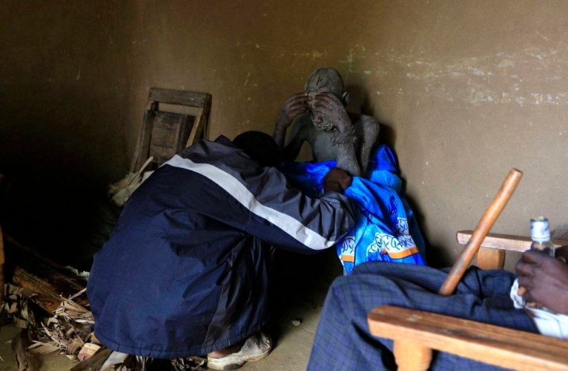 The circumcision ritual: how men become in Kenya