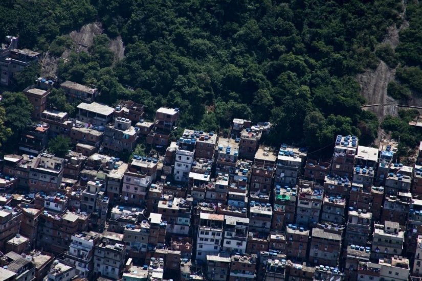 The disappeared model who posed for Dolce and Gabbana was found insane in a Brazilian slum