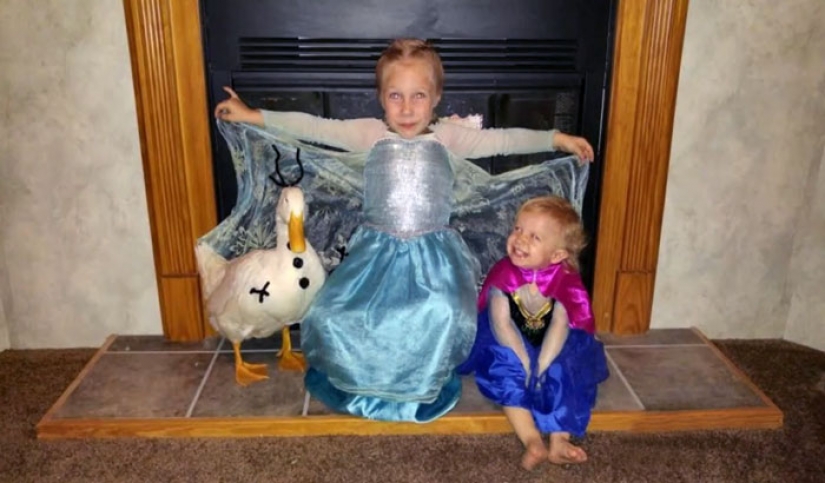 The duck considers a 5-year-old girl to be his mother The duck considers a 5-year-old girl to be his mother