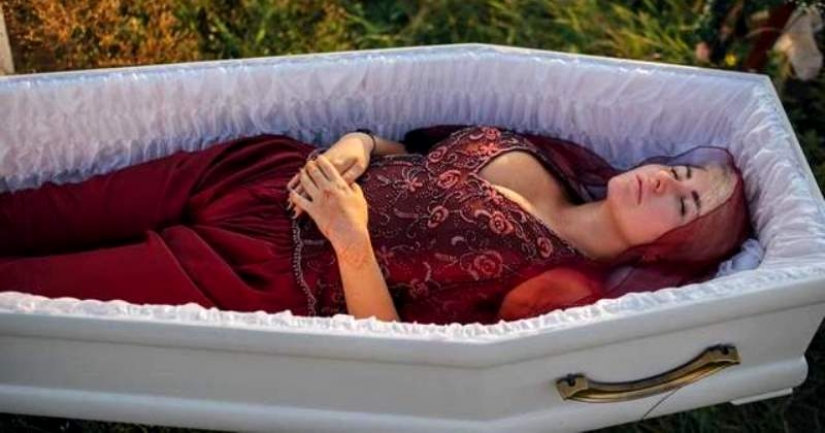 The funeral agency presented a collection of clothes for the dead