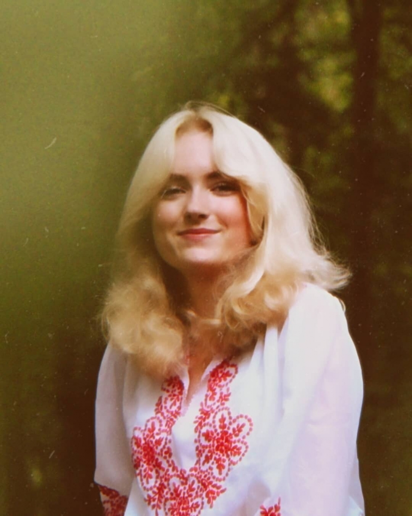 The girl fell in love with the era of the 70s and completely changed her style