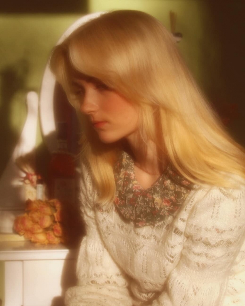 The girl fell in love with the era of the 70s and completely changed her style