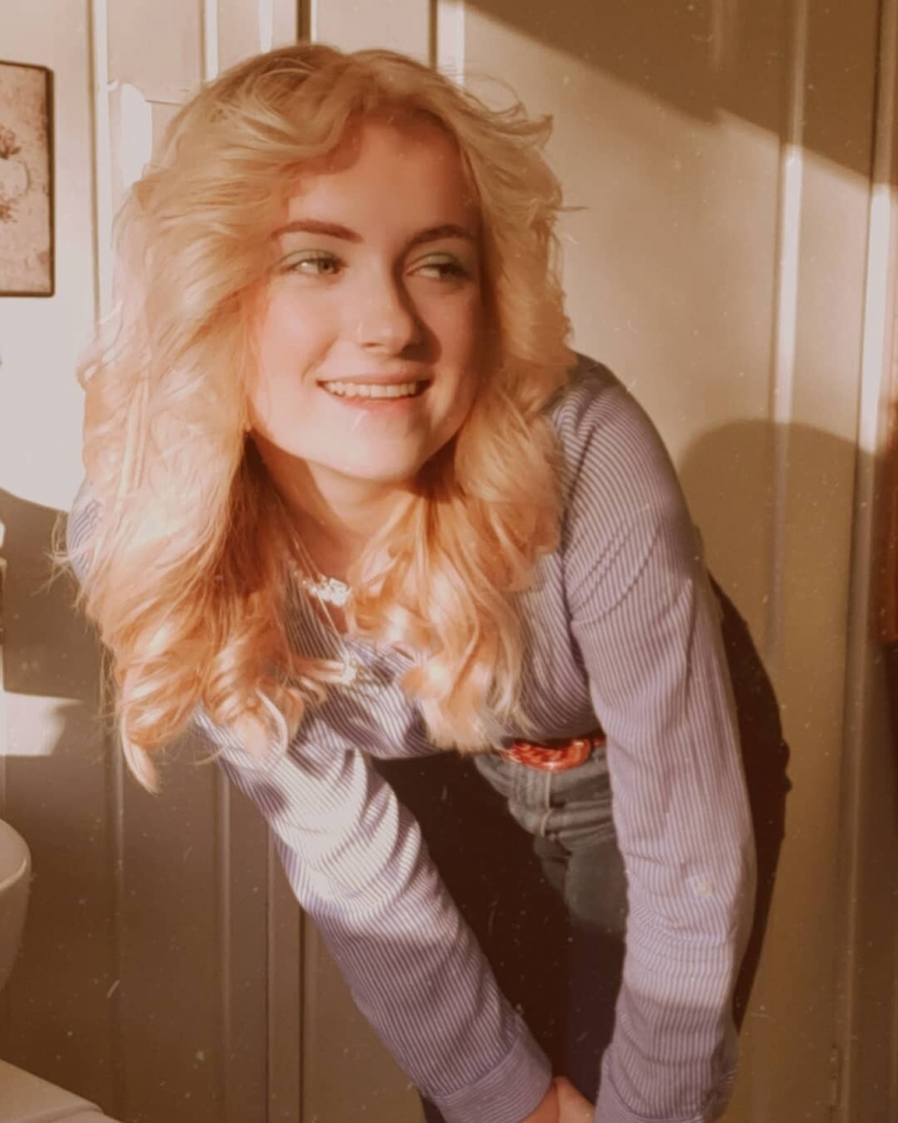 The girl fell in love with the era of the 70s and completely changed her style