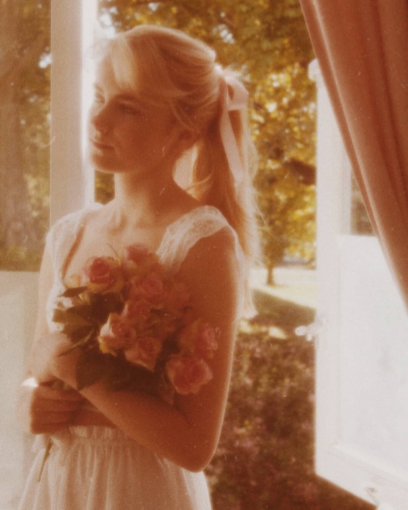 The girl fell in love with the era of the 70s and completely changed her style