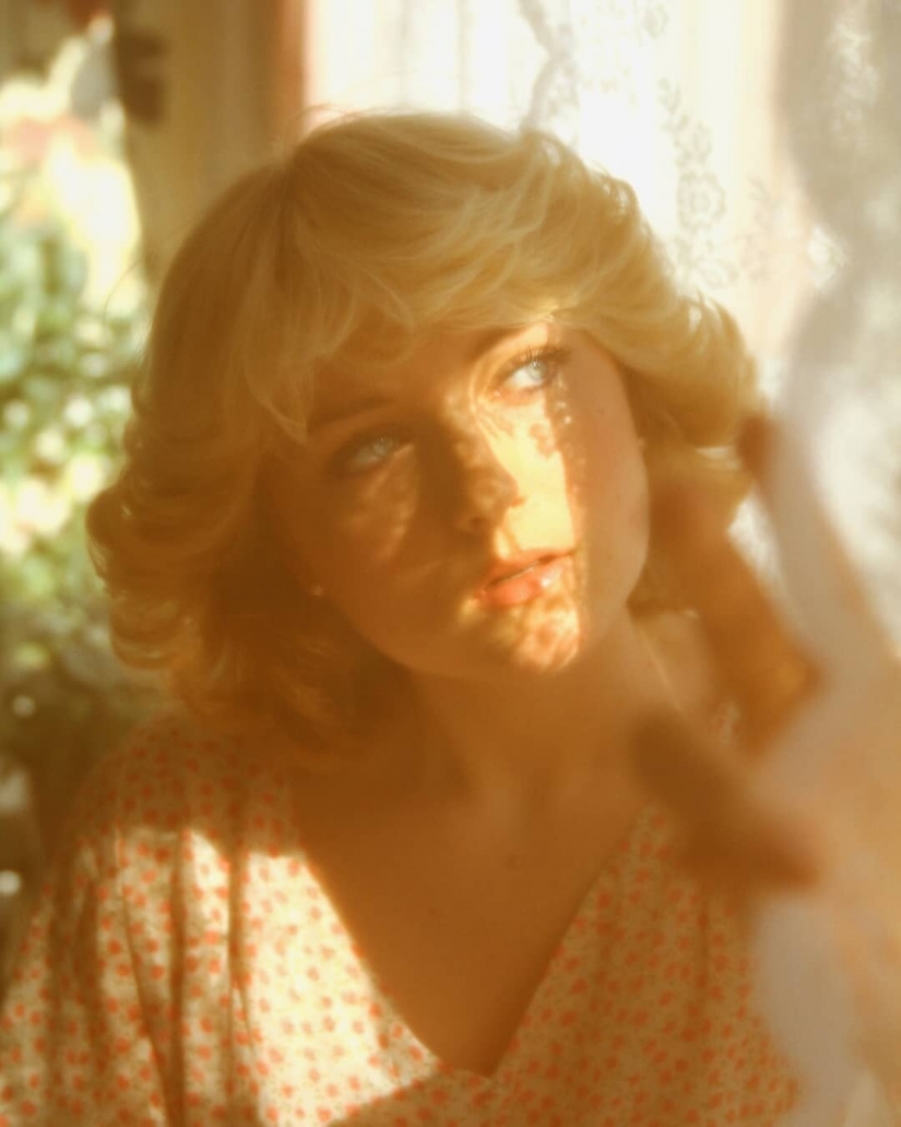 The girl fell in love with the era of the 70s and completely changed her style