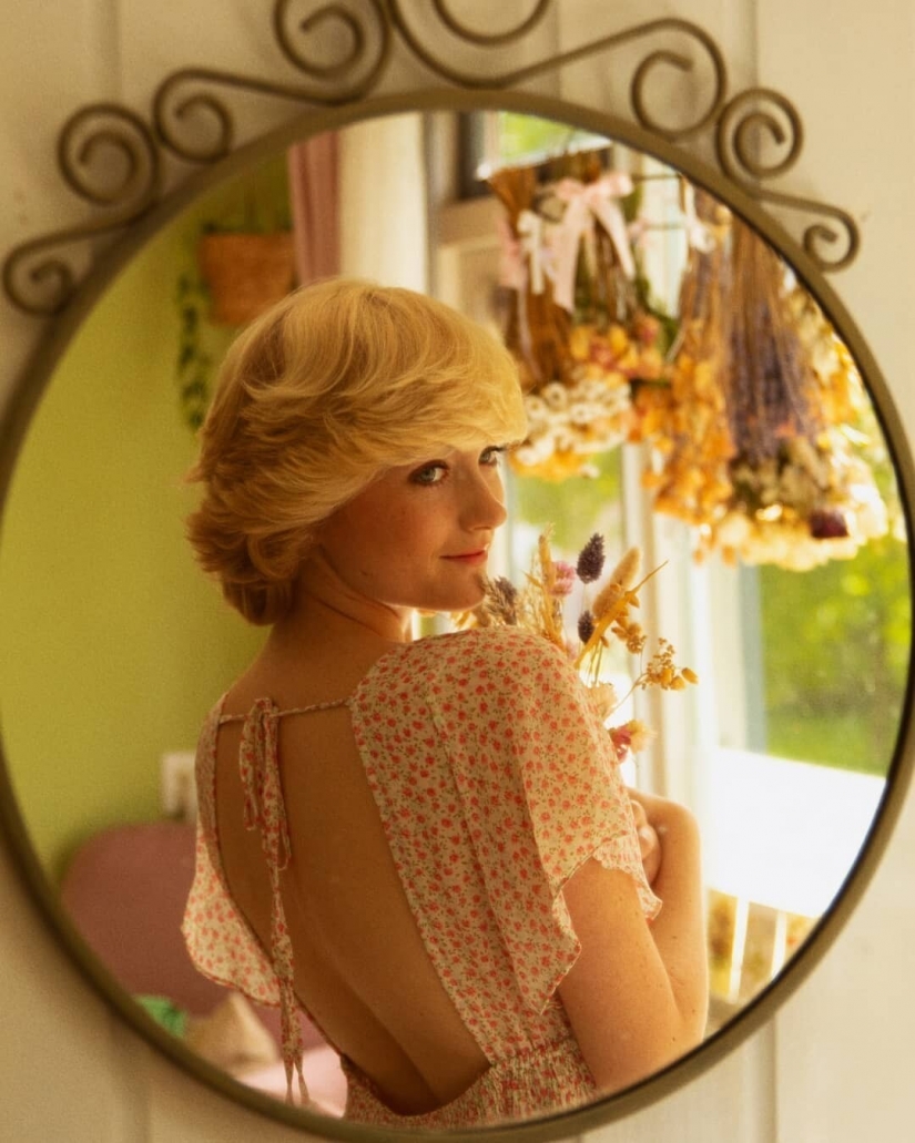 The girl fell in love with the era of the 70s and completely changed her style