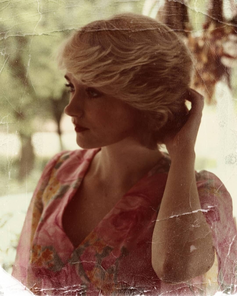 The girl fell in love with the era of the 70s and completely changed her style
