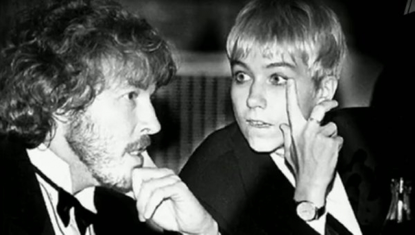 The mistakes of youth, or Novels of our stars, which are all forgotten