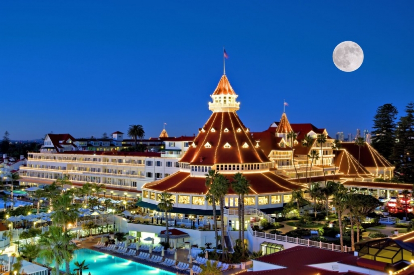 The most famous hotels with real ghosts The most famous hotels with real ghosts